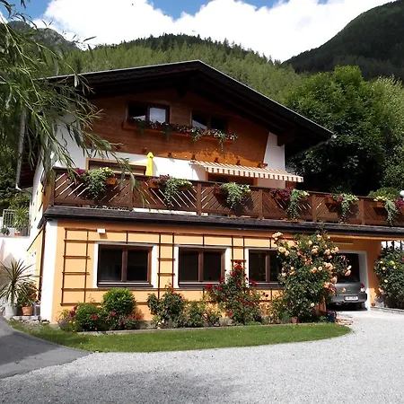 Haus Domenig * Umhausen